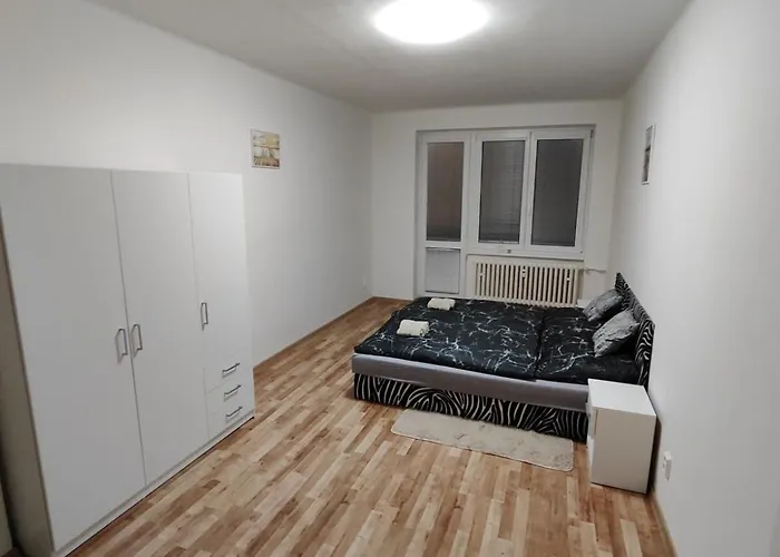 Pro 4 Osoby Pohranicni Straze, *